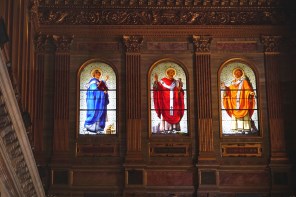 교황 성 율리오 1세와 성 갈리스토 1세와 성 고르넬리오_photo by Slices of Light_in the facade of the Basilica of Santa Maria in Trastevere_Italy.jpg